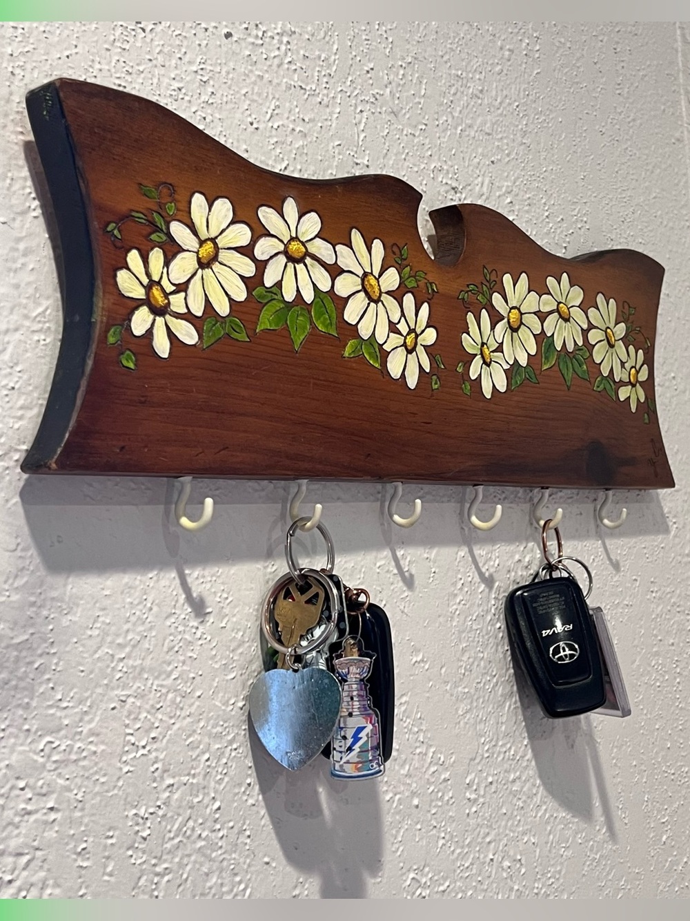 Vintage Wooden Daisy Key Holder 6 Hook Floral Wall Rack